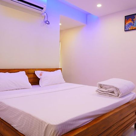 Priya Woodz Homestay, Tirupati Exteriör bild